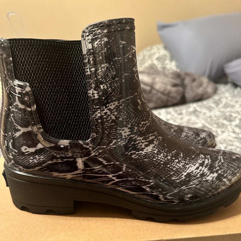 Rain boots